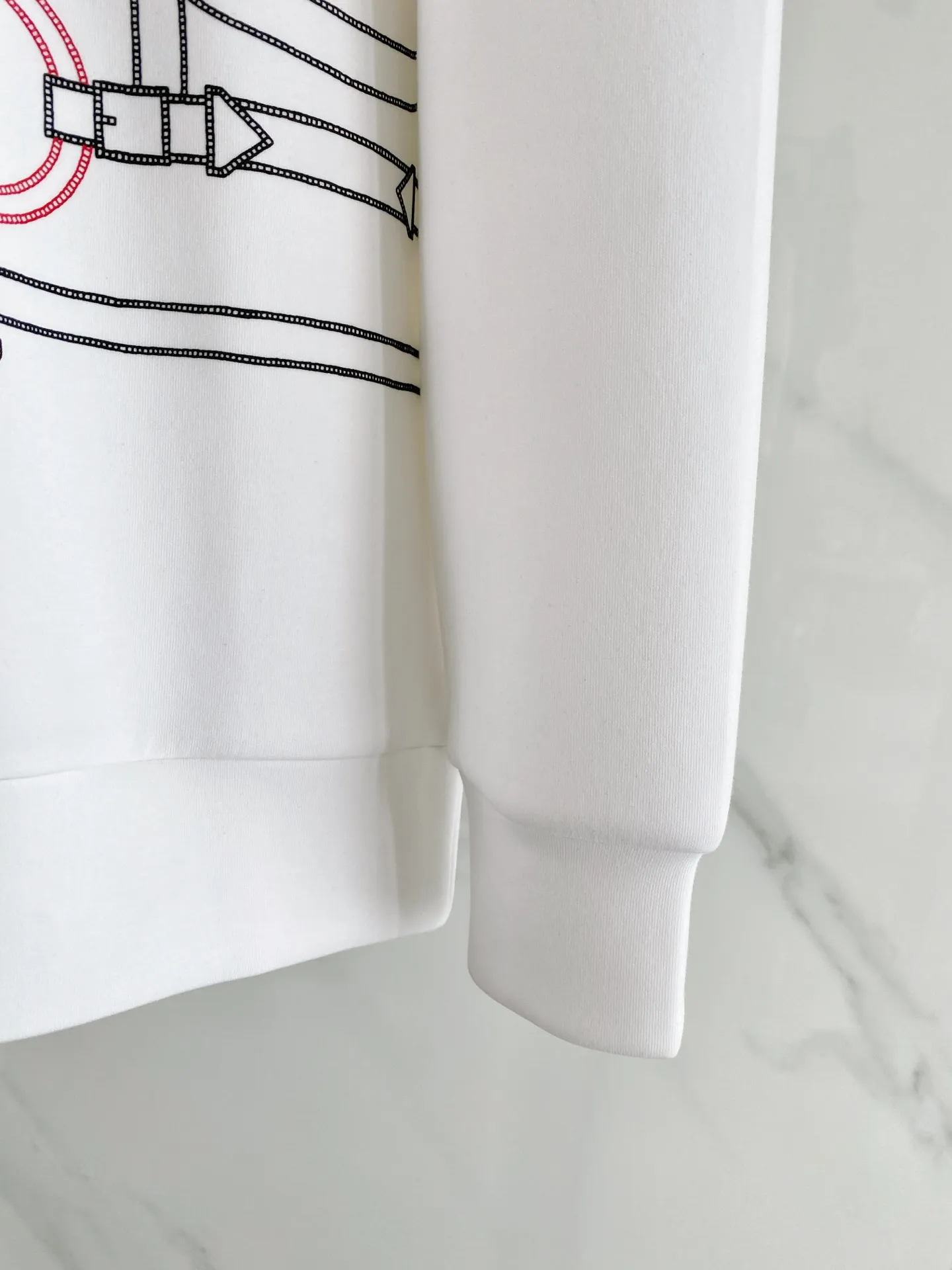 27 HERMÈS ｜2026 New Arrival ， ， ， ， Classic ， ， ， ：White、Black Sizes：S-XL